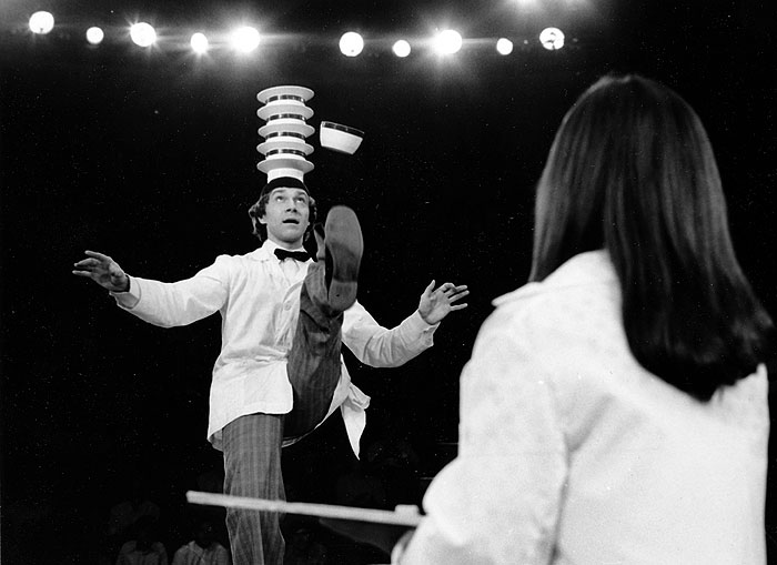 Cirkus v cirkuse
(1975)