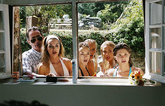 Neřízená střela
(2006)