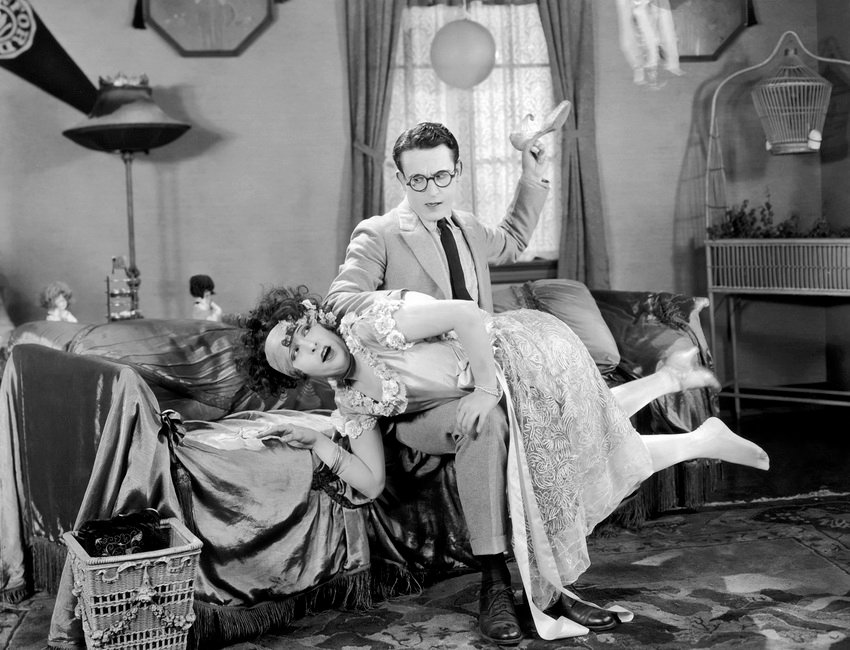 On svádí děvčata
(1924)