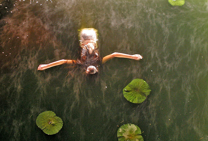 Peklo začíná na zemi
(2004)