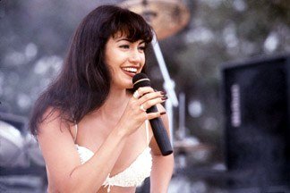Selena
(1997)