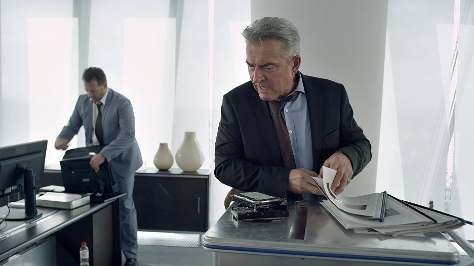 Skleněné peklo
(2017)