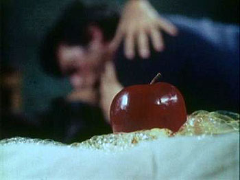 Smrtelná postel: Postel, která požírá
(1977)