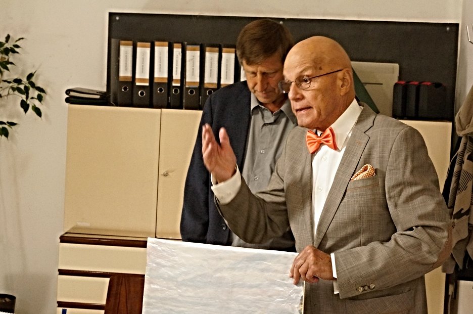 Tajemství pouze služební
(2016)