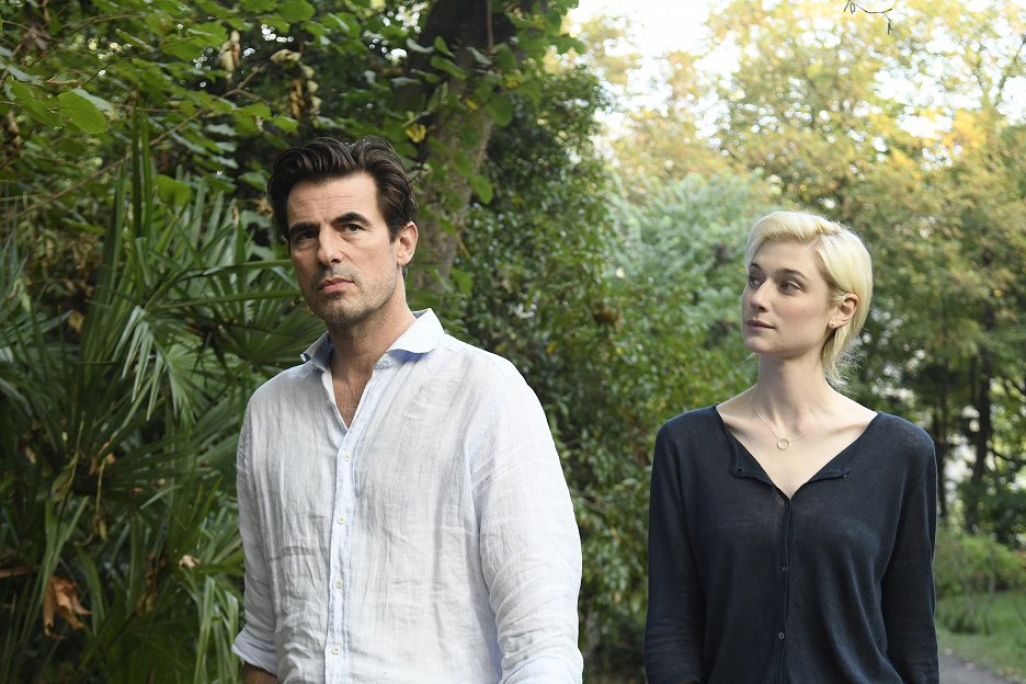 The Burnt Orange Heresy
(2019)