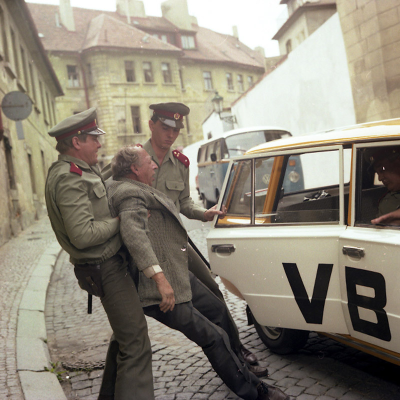 Tísňové volání
(1985)