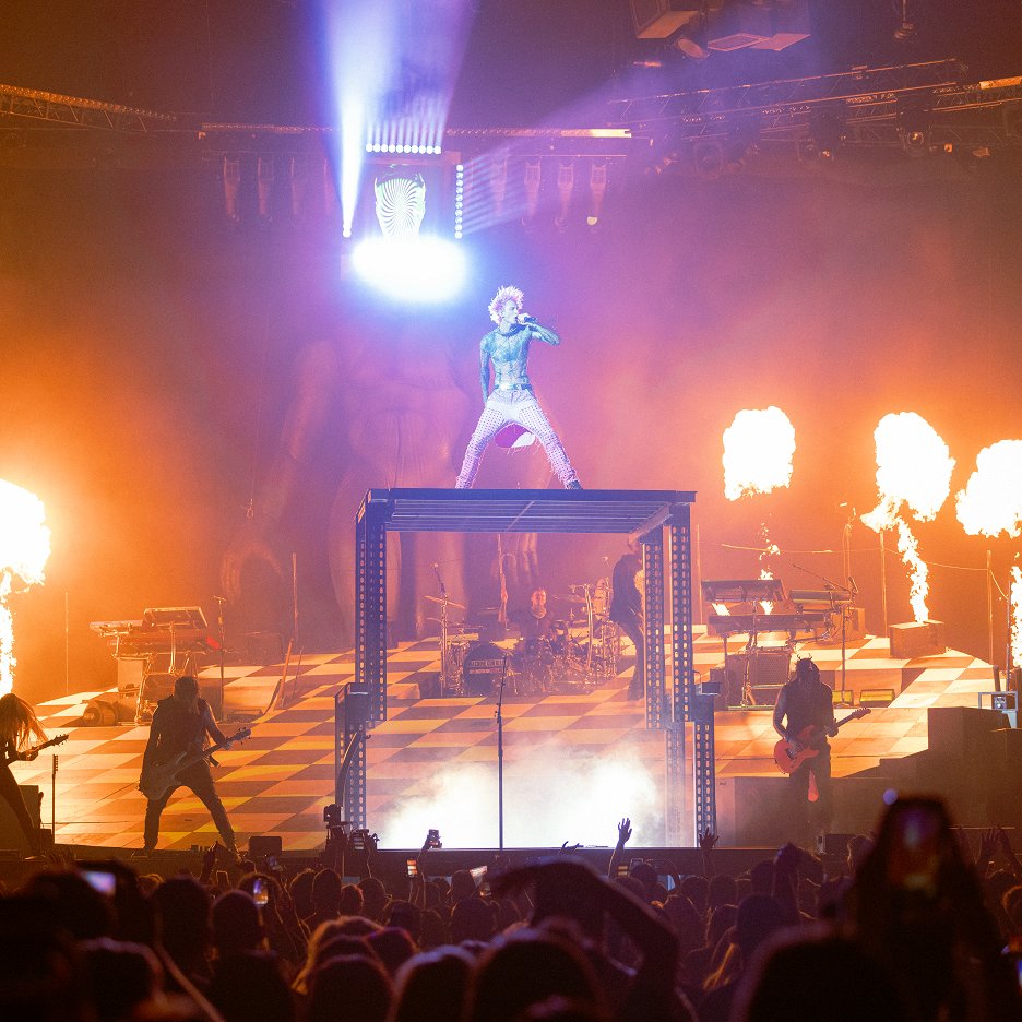 Machine Gun Kelly: Mainstream Sellout Live from Cleveland
(2023)