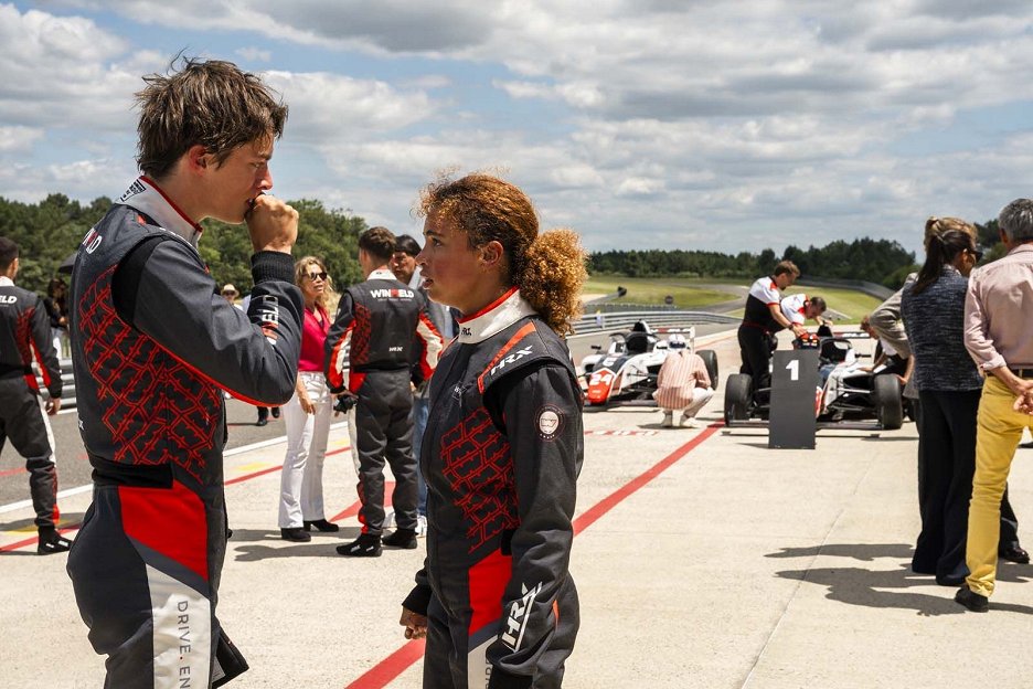 Rivalové: Akademie rychlosti
(2025)